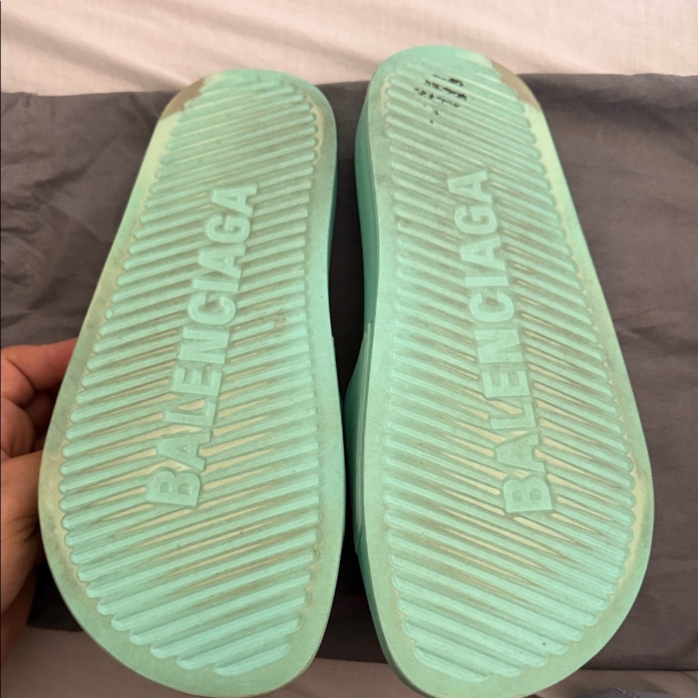 Balenciaga Mint Green Slide Sandals with Black Logo - Picture 4 of 6